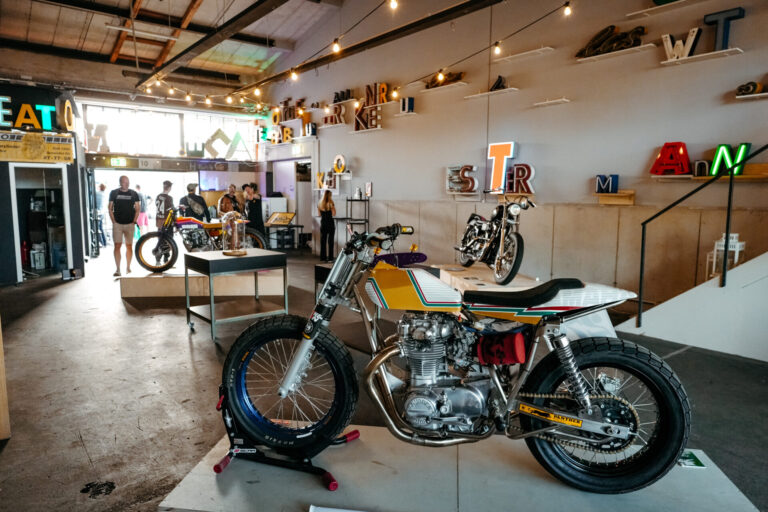 kedo_yamaha_motorcycle_xt500-sr500-xt250-t700_portrait-carsten-estermann-gravurkunst_21